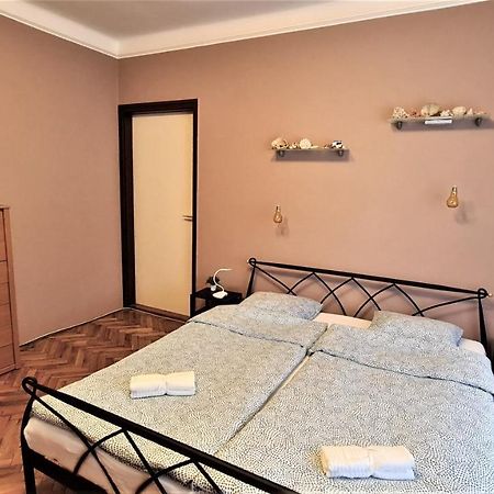 Vitorlás Apartman Sarvar Exterior foto
