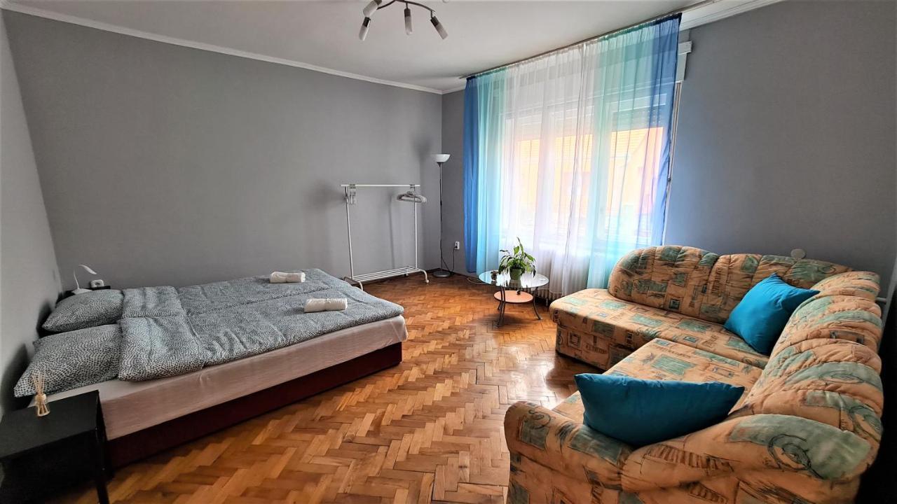 Vitorlás Apartman Sarvar Exterior foto