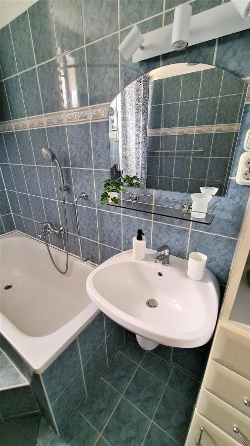 Vitorlás Apartman Sarvar Exterior foto