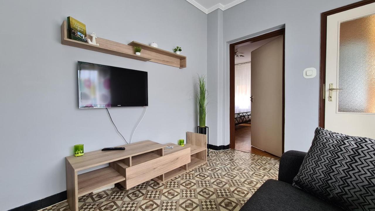 Vitorlás Apartman Sarvar Exterior foto