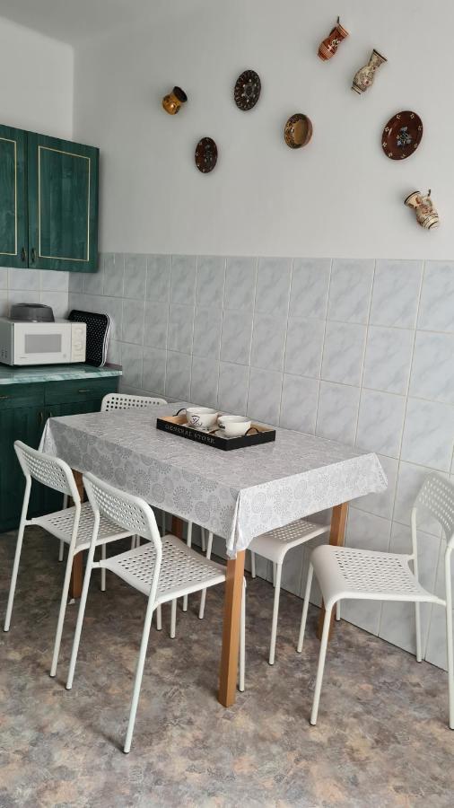 Vitorlás Apartman Sarvar Exterior foto